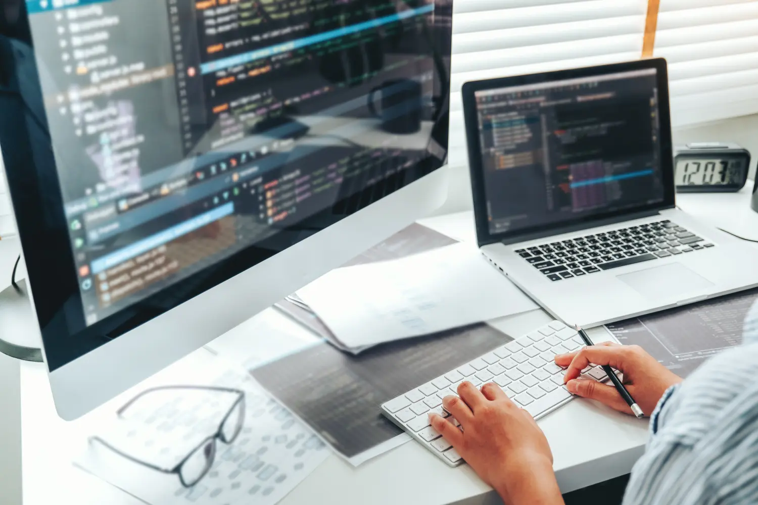 Entwicklung Programmierer Entwicklung Website-Design und Kodierung Technologien arbeiten zu Hause